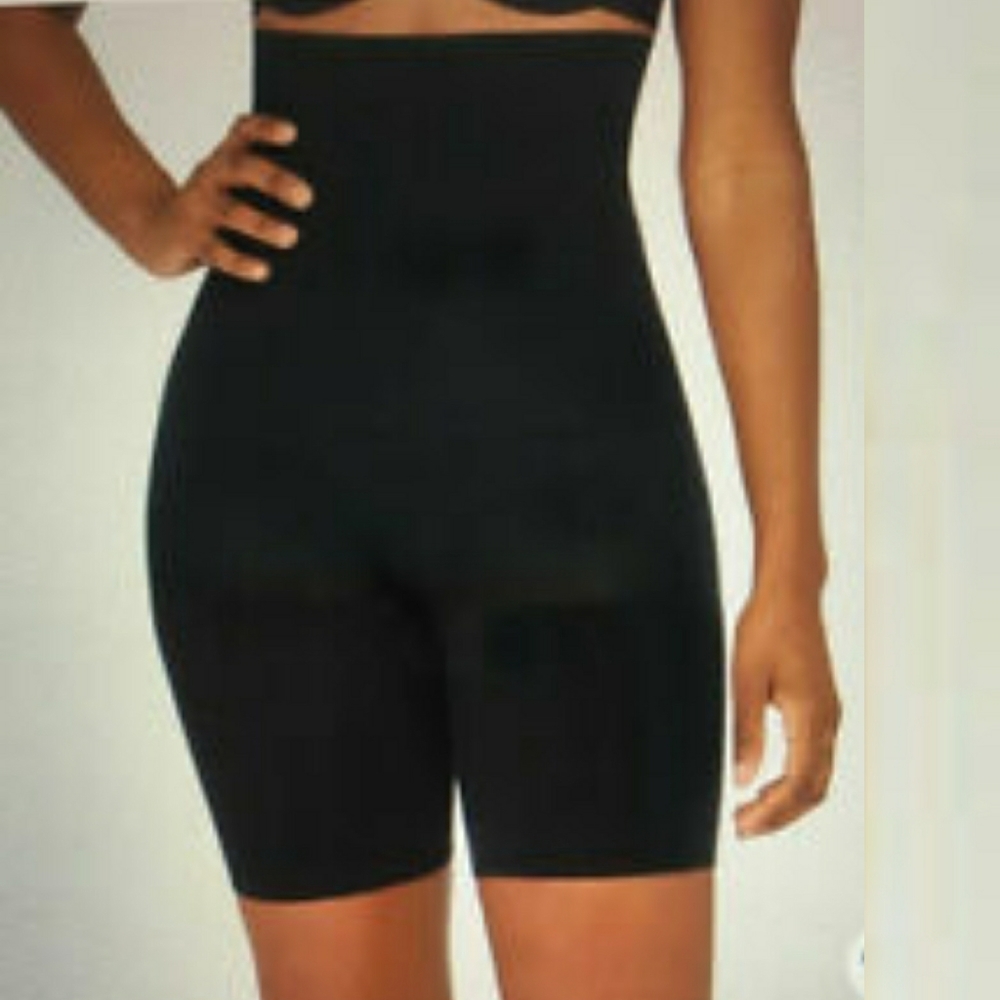 Spanx Assets Unbelievable Underwear Black Shorts